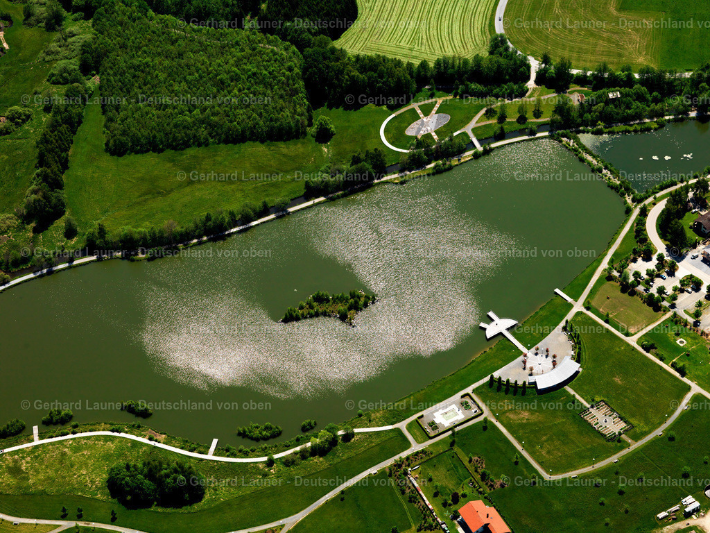 2724157 | Erlanzwieseler See WALDKIRCHEN 19.05.2007 Uferbereiche am Seegebiet des  in Waldkirchen im Bundesland Bayern, Deutschland // Riparian areas on the lake area of  in Waldkirchen in the state Bavaria, Germany Foto: Gerhard Launer
