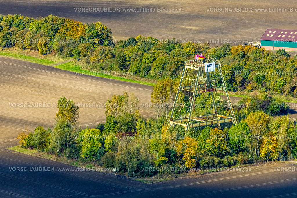 Hamm241008771SchachtDonarRadbod | Luftbild, RAG Vivawest Förderturm mit Krönung, Krone in Deutschlandfarben, Kunstobjekt von Künstlerin Kuray Cetinbaya, Schacht Donar Radbod Bauerschaft Nordick, Herbern, Ascheberg, Ruhrgebiet, Nordrhein-Westfalen, Deutschland