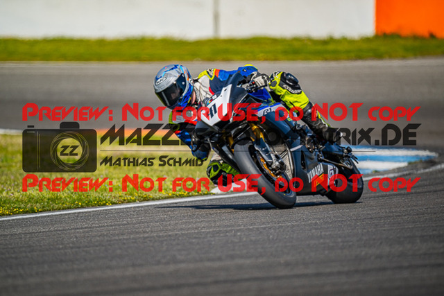 MaZZes_FotoMatrix_230410_5998 | WEISS