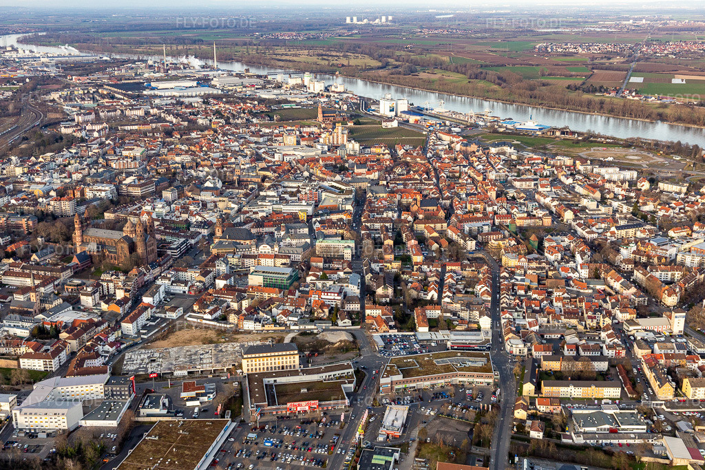 Luftbild:  in Worms im Bundesland Rheinland-Pfalz in Deutschland. Foto: IMG_130553.jpg vom 12.02.2022 durch Werner Riehm/FLY-FOTO.deStadt Worms - Stadt Worms