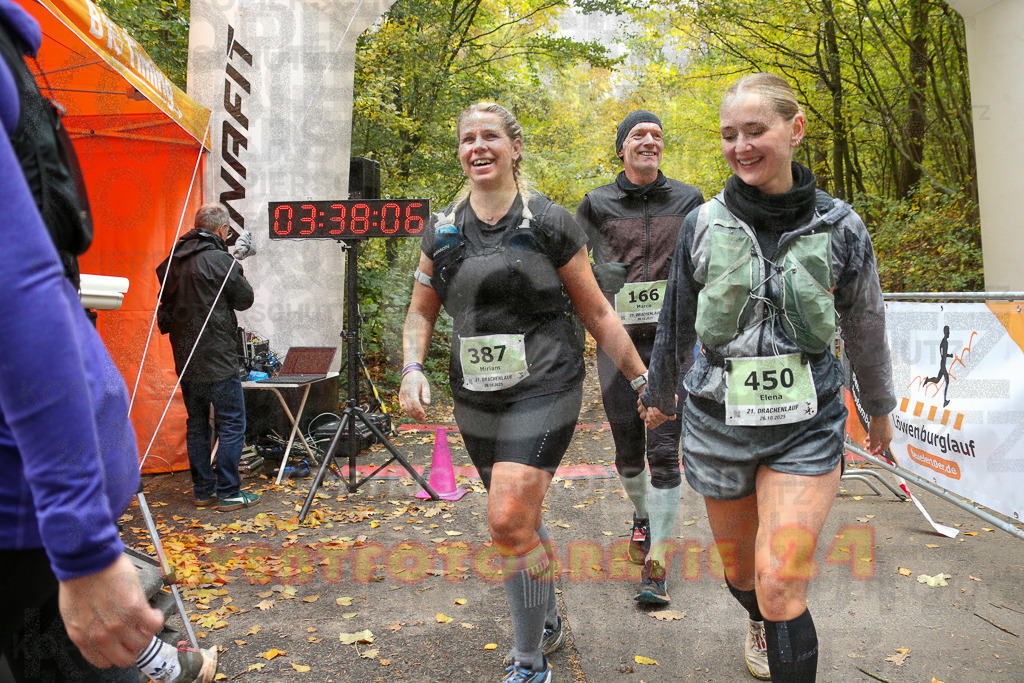 251026_1339_EX1_3822 | Sportfotografie im Rhein-Sieg Kreis, Köln, Bonn, NRW, Rheinland Pfalz, Hessen, etc. Unser Tätigkeitsfeld umfasst den Laufsport vom Volkslauf über den Marathon, Duathlon, Triathon bis zum Ultralauf wie Kölnpfad Ultra oder Schindertrail.