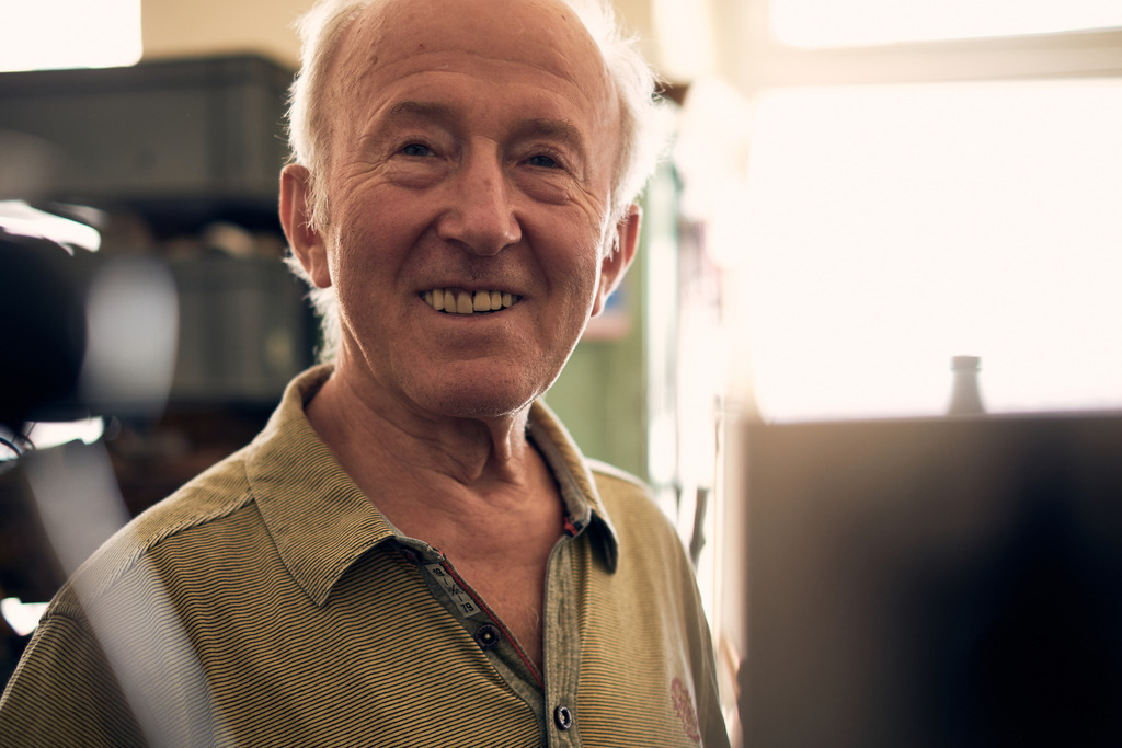 Bürsten und Pinselmacher | Wien, Austria - August 04, 2022; Bürsten und Pinselmacher Norbert Meier - Realisiert mit Pictrs.com