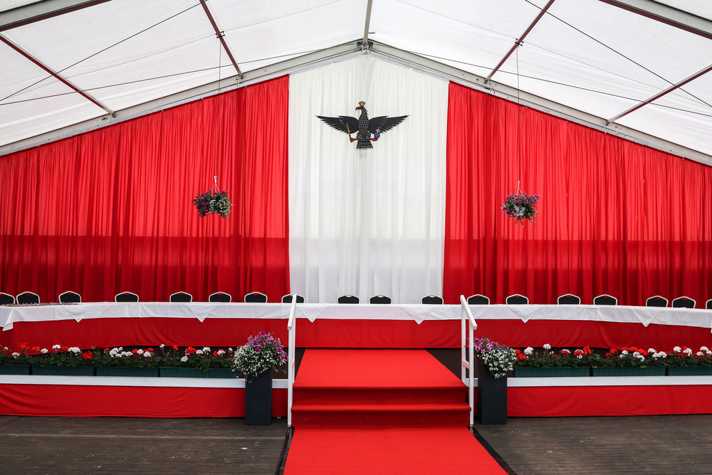 top-top.de 240531-001 | Foto, Video, Fotografie, Videografie, Fotobox, DJ, Discjockey, Musik, Musikbox, Veranstaltung, Photobooth, Amazon, Ebay, Buchtipp, Bestseller, Autor, Verlag, Buch, Wesel, Hamminkeln, NRW, Dinslaken, Rees, Drohne, Hochzeit, Party, Fotobox, Wesel, Fotograf