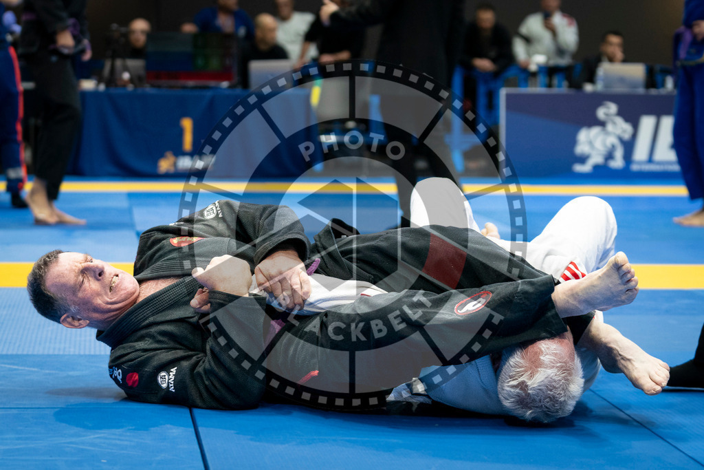 20240125PBB00755 | Fighters compete during the sixth day of the Brazilian Jiu-jitsu European Championship of the IBJJF in Paris, France, on January 25, 2024.