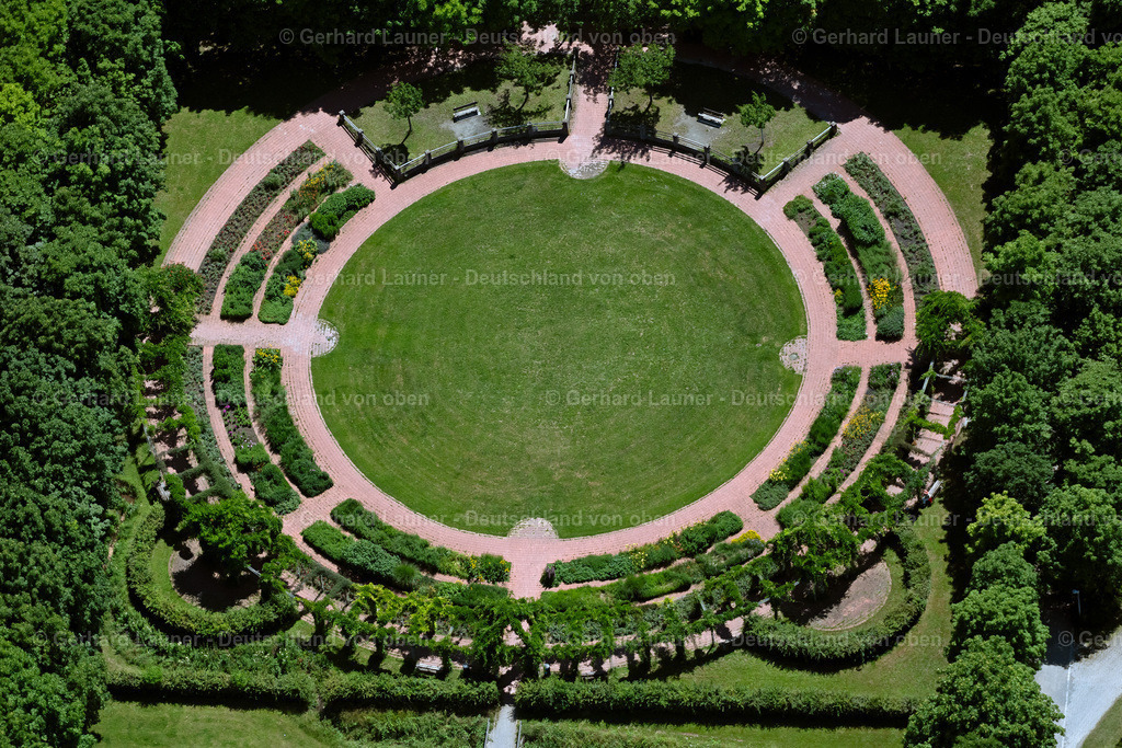 4033043 | FREIBURG IM BREISGAU 30.06.2020 Parkanlage des " Eschholzpark " in Freiburg im Breisgau im Bundesland Baden-Württemberg, Deutschland. // Park of the " Eschholzpark " in Freiburg im Breisgau in the state Baden-Wuerttemberg, Germany. Foto: Gerhard Launer