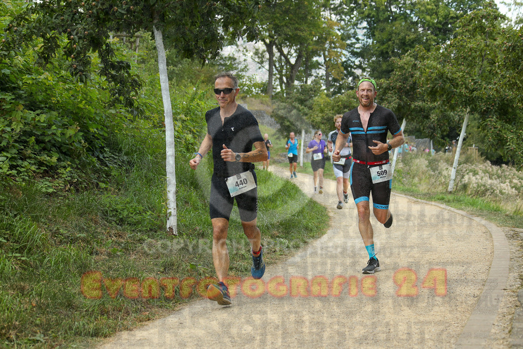 250824_1351_EX1_3988 | Sportfotografie im Rhein-Sieg Kreis, Köln, Bonn, NRW, Rheinland Pfalz, Hessen, etc. Unser Tätigkeitsfeld umfasst den Laufsport vom Volkslauf über den Marathon, Duathlon, Triathon bis zum Ultralauf wie Kölnpfad Ultra oder Schindertrail.