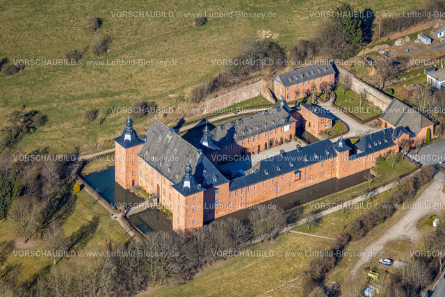Kirchhundem250308838Oberhundem | Luftbild, Adolphsburg, auch Schloss Adolfsburg, Wasserschloss im Hundemtal, Oberhundem, Kirchhundem, Sauerland, Nordrhein-Westfalen, Deutschland