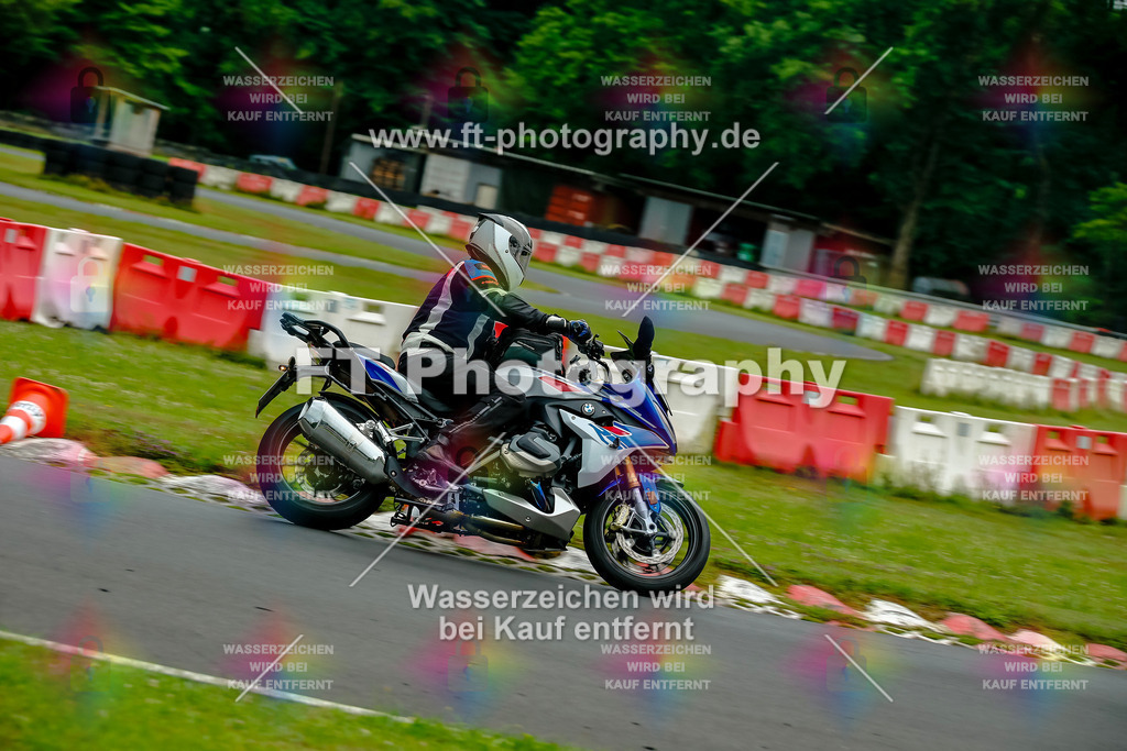 VBK-3676 | Hier findet Ihr Bilder von Touristenfahrten auf der Nürburgring Nordschleife oder von anderen Veranstaltungen die ich besucht habe. Viel Spass beim Durch Schauen 