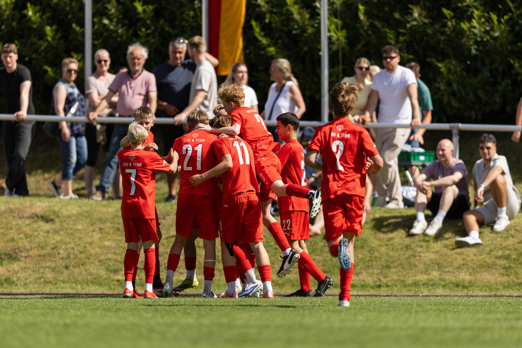 Fußball I Männer I 40. Pfingscup Hollage I 13182 | realhellocedii - Realisiert mit Pictrs.com