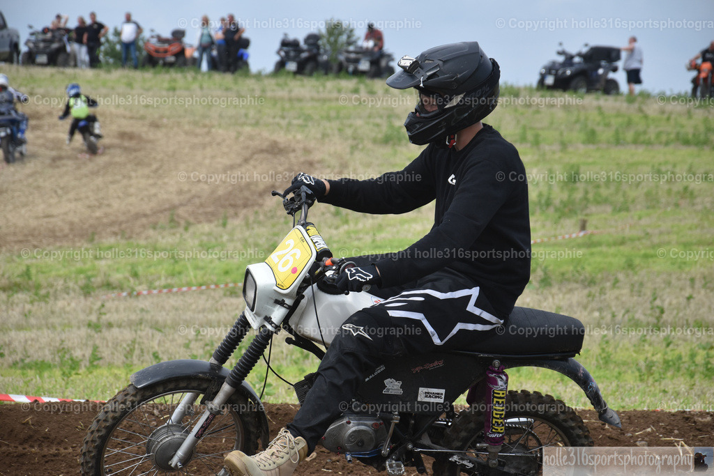 DSC_0865 | Sportfotografie , Motorsport, Motoross, Reitsport, Mointainbike, Enduro,
Landschaft , Outdoor, Eventfotografie, Landschaft, Bilder online bestellen - Realisiert mit Pictrs.com
