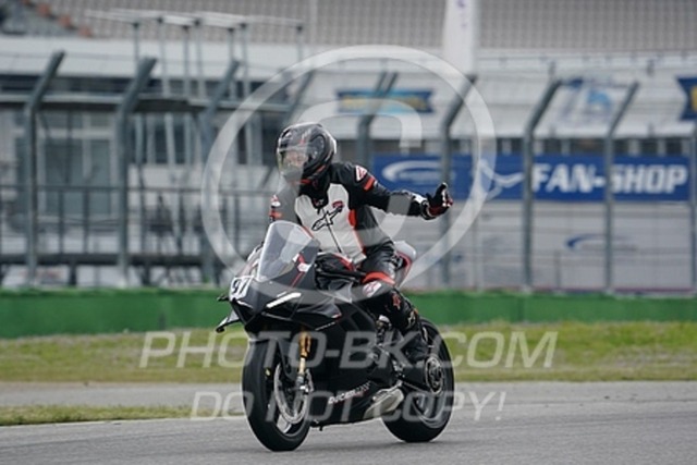 2023_05_01_PBK_22482 | Sportfotografie; SlowMotion; Video; Rennstrecke; Hafeneger; Speer; Racing; RSE; BMW; CBO; Trackday; Motorsportarena; Hockenheimring; Brno; Most; Barcelona; Valencia