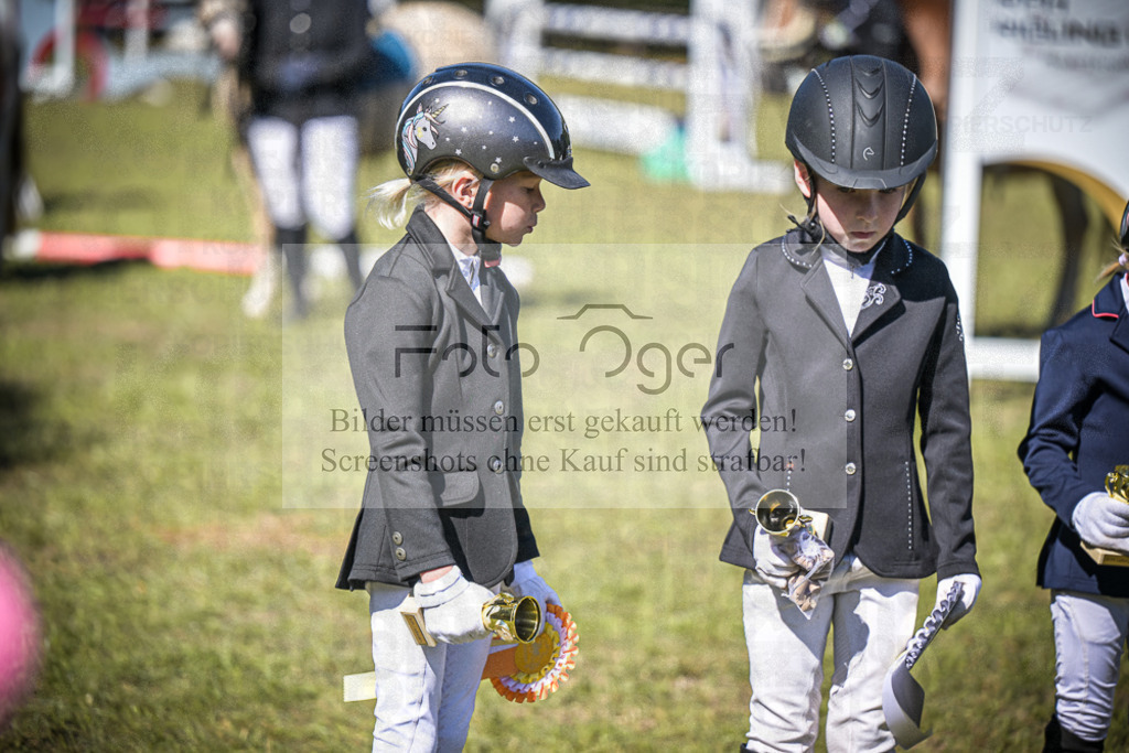 DOS_0551 | Entdecke hochwertige Reitturnierfotos von Foto Oger. Professionell, emotional und authentisch – jetzt Lieblingsmomente im Shop bestellen.Deutschlandweite Turnierfotografie. - Realisiert mit Pictrs.com