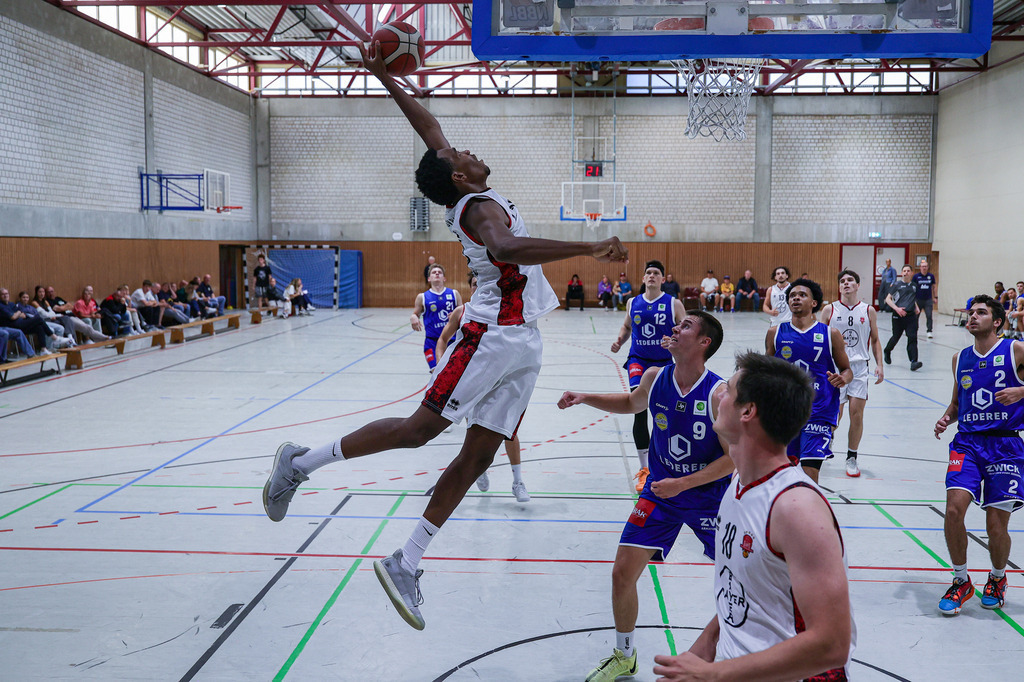 Regio Test BAYER GIANTS vs EN Baskets Schwelm-30 | Fotos von Basketballspielen aus dem Raum NRW fotografiert von Gero Mueller-Laschet und Daniel Schaefer - Realisiert mit Pictrs.com