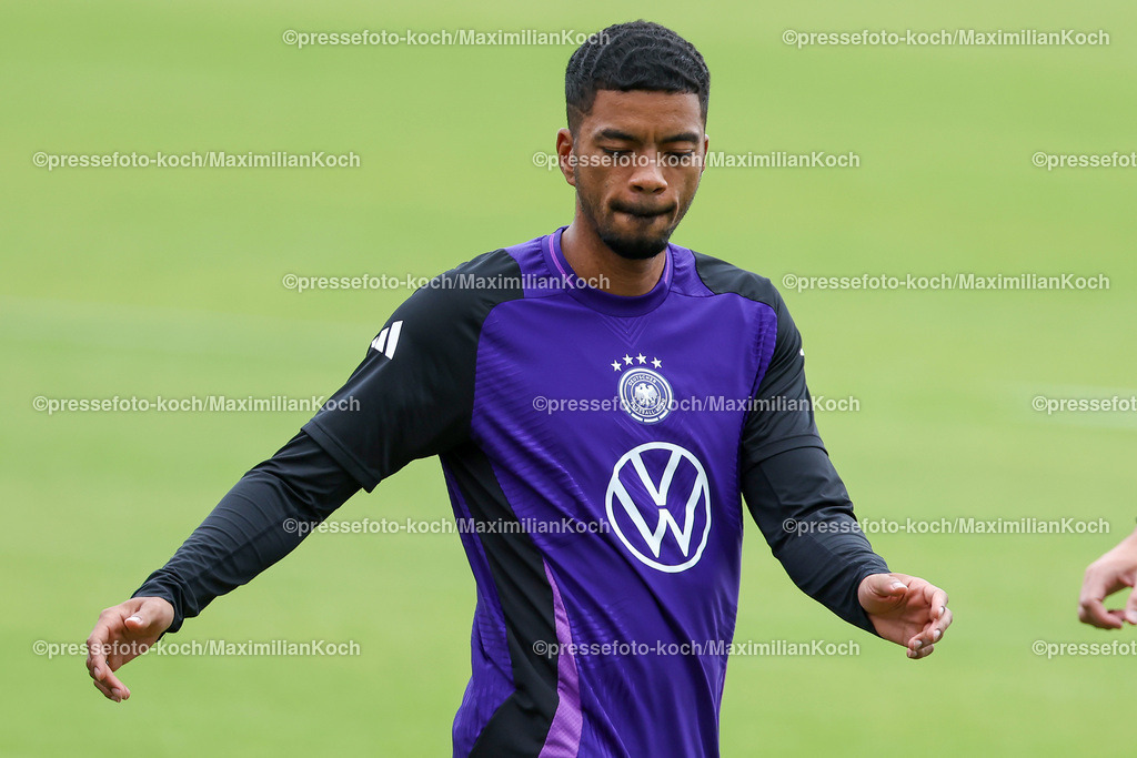 DFB08092402071 | 08.09.2024, Düsseldorf, Fußball, öffentliches Training der DFB Nationalmannschaft Deutschland,  Paul-Janes-Stadion: Benjamin Henrichs (GER #20)DFB regulations prohibit any use of photographs as image sequences and or quasi-video.