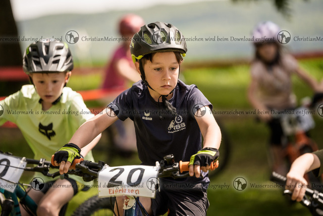 Eierlesen 2026 | Sie wurden bei einem Event oder Sportanlass fotografiert? Hier finden sie ihre Bilder! - Realisiert mit Pictrs.com