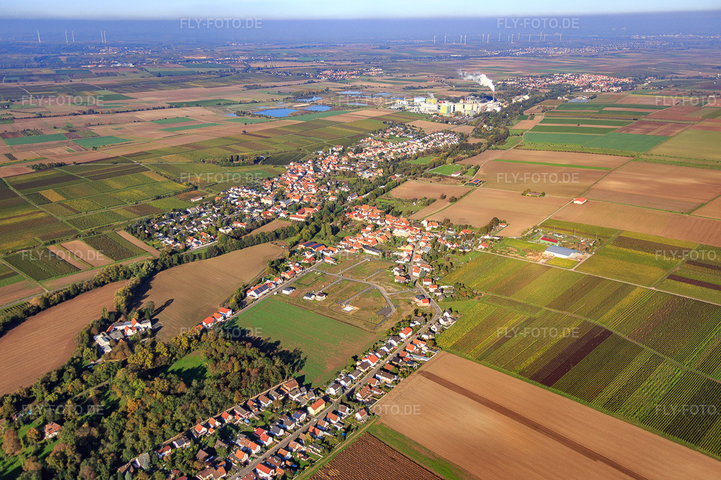 Luftbild: Ortsansicht von Südwesten im Ortsteil Colgenstein in Obrigheim im Bundesland Rheinland-Pfalz in Deutschland. Foto: IMG_074838.jpg vom 18.10.2014 durch Werner Riehm/FLY-FOTO.deAuflösung des Originals: 5472 x 3648 px
