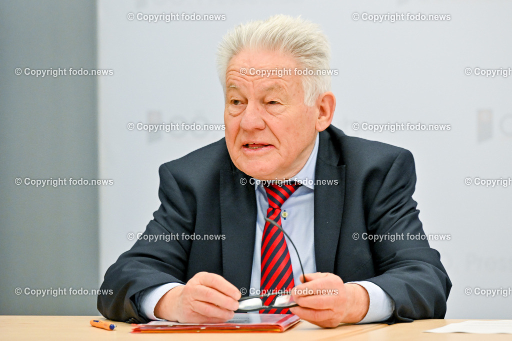 Pressekonferenz ProOriente_ Die Veränderung der Epoche-Herausforderung für die Christen_ 09.03.2023-17 | 09.03.2023, Presseclub Linz, AUT, Pressekonferenz Pro Oriente, Die Veraenderung der Epoche-Herausforderung fuer die Christen, im Bild LH a.D. Josef Puehringer (Vorsitzender von PRO ORIENTE Sektion Linz)