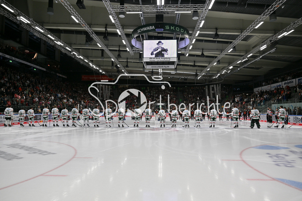 Augsburger Panther - Moser Medical Graz99ers | Dei Augsburger Panther gedenken dem verstorbenen  und langjährigem Teamfotografen Thorsten FRANZISI / Testspiel: Augsburger Panther - Moser Medical Graz99ers; Curt Frenzel Stadion am 31.08.2025