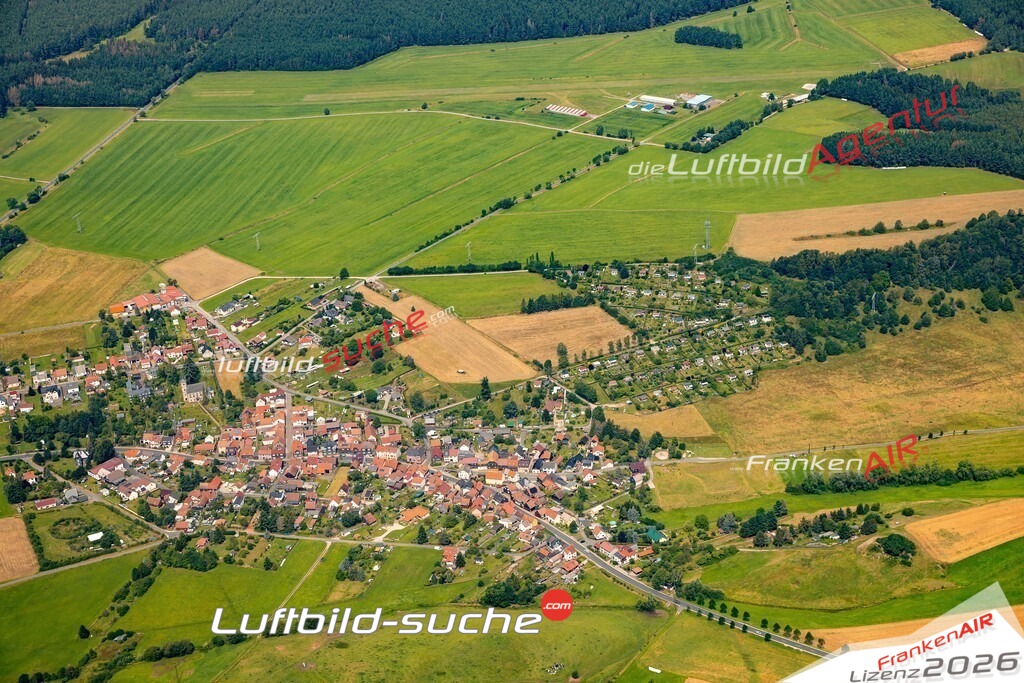 Das Luftbild zeigt : Pennewitz Ilmenau - Die Luftaufnahme wurde 2024 vom UL-Flugzeug aus erstellt ( keine Drohne ) - Hochauflösende Luftaufnahme - Für grossformatige Ausdrucke geeignet. Die Geschenkidee !Mit Lizenz und Bildrechte bestellbar