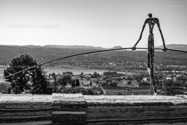 Blick von Fayence in die Provence | Straßenfoto aus Fayence | Fotografie aus der Provence