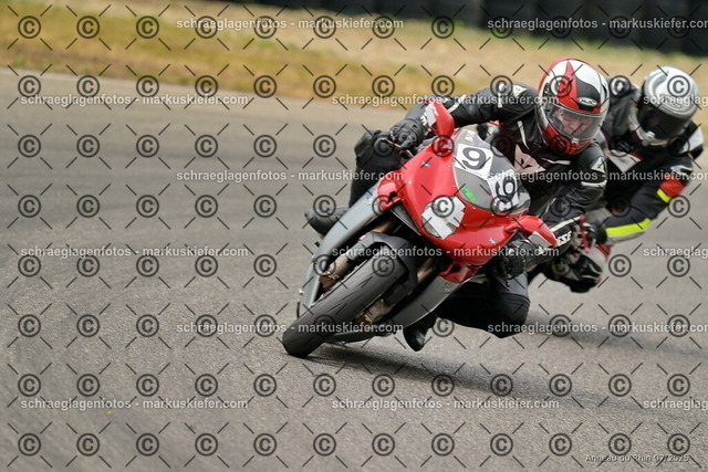 25bt05-1174 | markuskiefer.com - Realisiert mit Pictrs.com