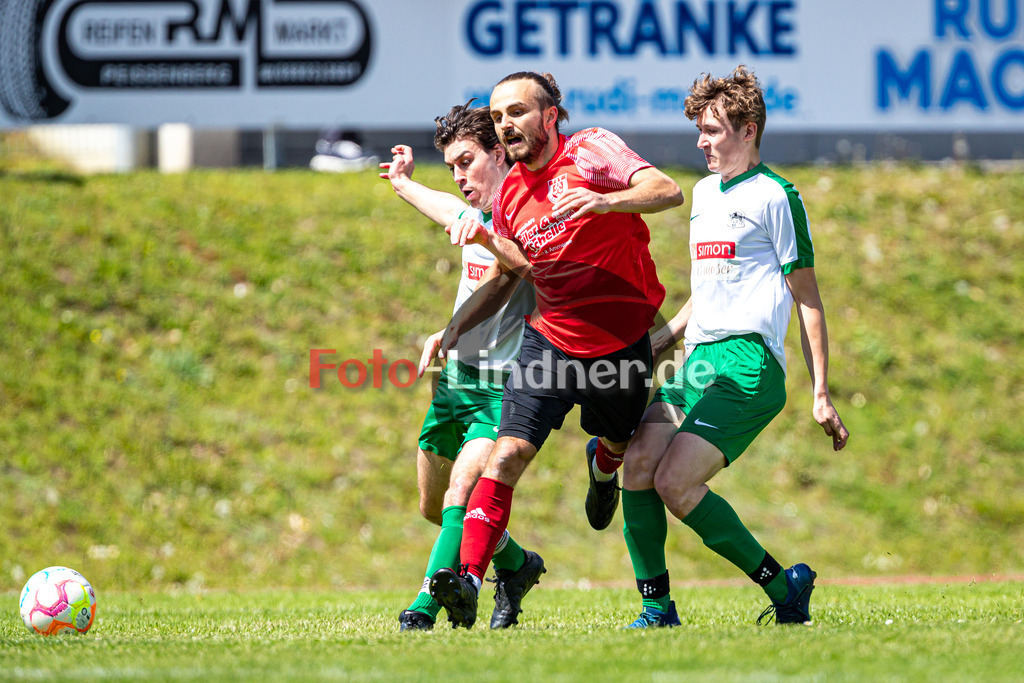 TSV Peißenberg vs Lenggrieser SC | Abstiegs Qualifikationsrunde Kreisliga Gruppe C, TSV Peißenberg vs Lenggrieser SC, 20240504,
Dreier Duell,
2024-05-04 in Peißenberg (Sportplatz Peißenberg)
Johannes JUNGMANN (TSVP 10), Sebastian DIX (LSC 7), Jonas FILGERTSHOFER (LSC 12)
Copyright: WolfgangxLindner www.foto-lindner.de