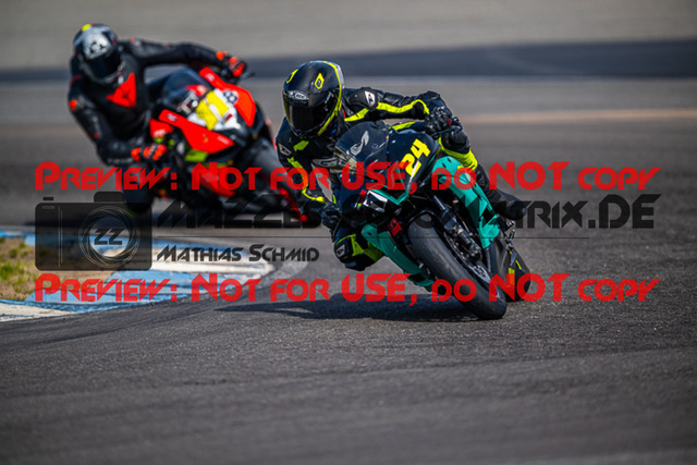 MaZZes_FotoMatrix_230410_8223 | ROT