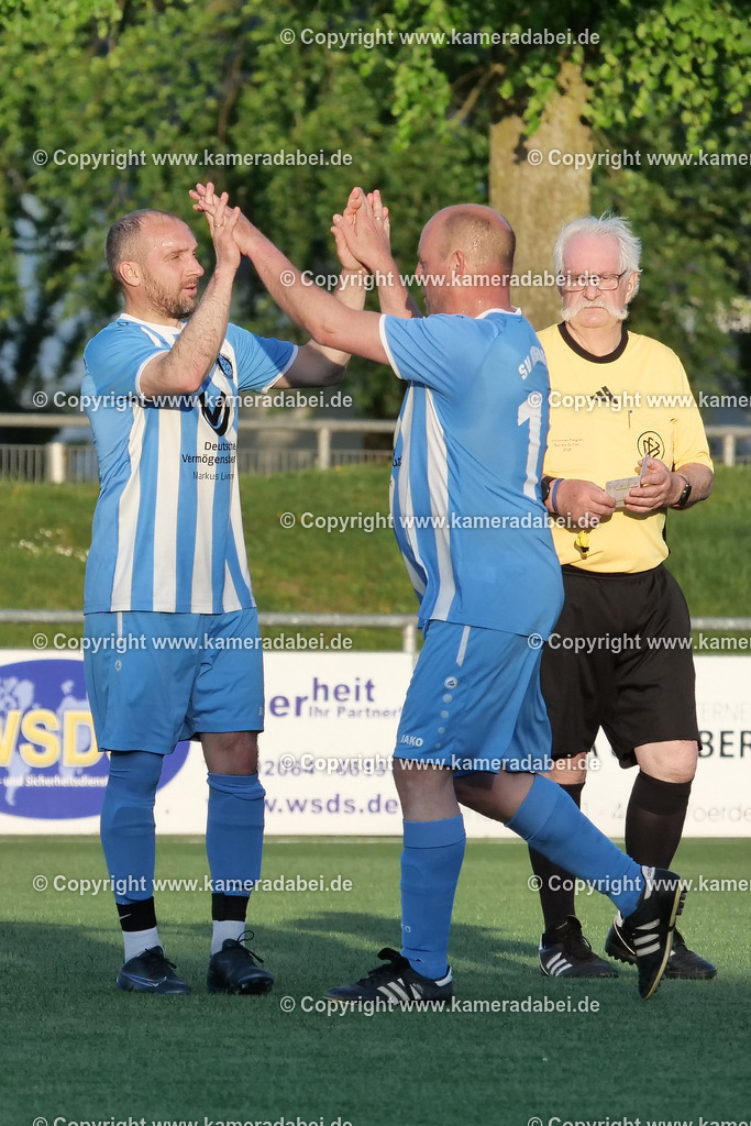 Fußball Kreispokal 25/26 Ü 32 : Spiel um Platz 3 : SV 08/29 Friedrichsfeld - SV Ringenberg AH  2 : 1 | Fußball Kreispokal 25/26 Ü 32 : Spiel um Platz 3 : SV 08/29 Friedrichsfeld - SV Ringenberg AH  2 : 1Spielort : Voerde Friedrichsfeld - Realisiert mit Pictrs.com