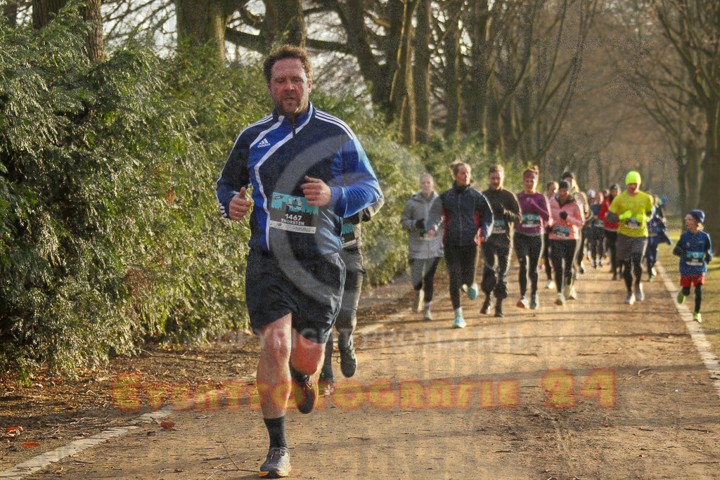241231_1019_EV4_3819 | Sportfotografie im Rhein-Sieg Kreis, Köln, Bonn, NRW, Rheinland Pfalz, Hessen, etc. Unser Tätigkeitsfeld umfasst den Laufsport vom Volkslauf über den Marathon, Duathlon, Triathon bis zum Ultralauf wie Kölnpfad Ultra oder Schindertrail.