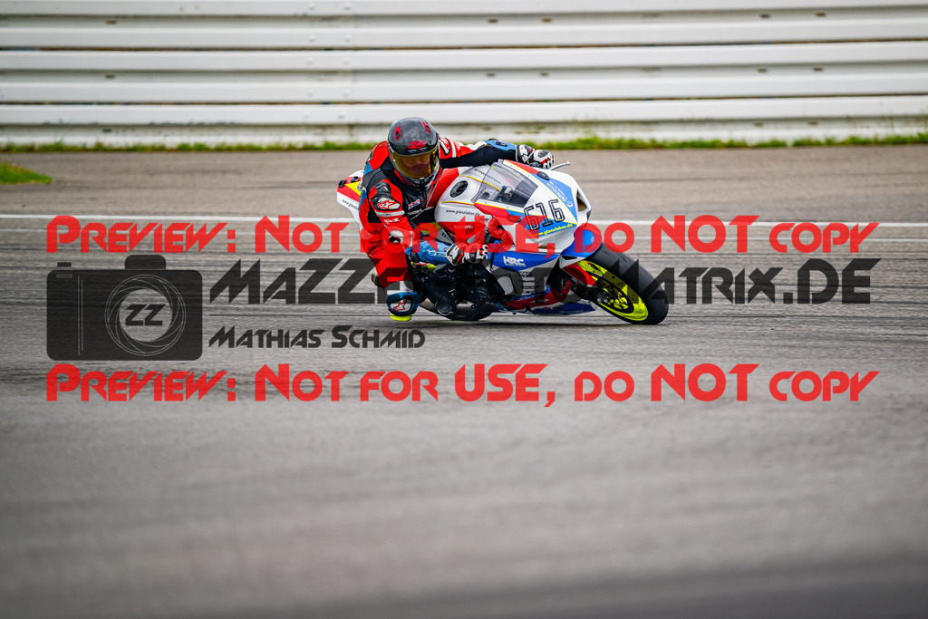 MaZZes_FotoMatrix_240701_6007705_3584 | WEISS