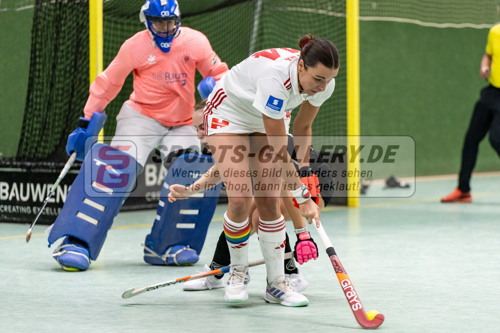 SFE_20250112_0055 | Köln, Deutschland, 12.01.2025:  ßHockey 1. Bundesliga Damen Rot-Weiss Köln - Schwarz-Weiß Köln im KTHC Stadion Rot-Weiss Köln Tennis and Hockey Club am 12.01.2025 in Köln, Deutschland. (Foto von Stephan Fehrmann)Köln, Germany, 12.01.2025: ßHockey 1. Bundesliga Damen Rot-Weiss Köln - Schwarz-Weiß Köln in KTHC Stadion Rot-Weiss Köln Tennis and Hockey Club at 12.01.2025 in Köln, Deutschland. (Foto from Stephan Fehrmann)