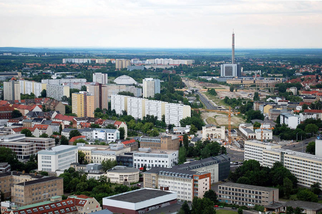 Bildlexikon Leipzig - Bayerischer Bahnhof - Baustelle City Tunnel mit verschobenem Bahnhof am 14.06.2009 | Das Team hinter BILDLEXIKON LEIPZIG bündelt historische wie aktuelle Informationen über die Stadt Leipzig in Text und Bild auf einer Plattform und stellt diese der interessierten Öffentlichkeit zur Verfügung.