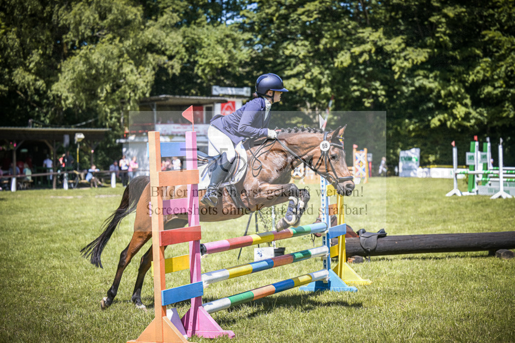 DOS_4139 | Entdecke hochwertige Reitturnierfotos von Foto Oger. Professionell, emotional und authentisch – jetzt Lieblingsmomente im Shop bestellen.Deutschlandweite Turnierfotografie. - Realisiert mit Pictrs.com