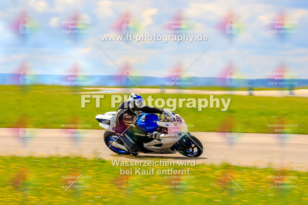 MotoTeam-0509 | Hier findet Ihr Bilder von Touristenfahrten auf der Nürburgring Nordschleife oder von anderen Veranstaltungen die ich besucht habe. Viel Spass beim Durch Schauen 