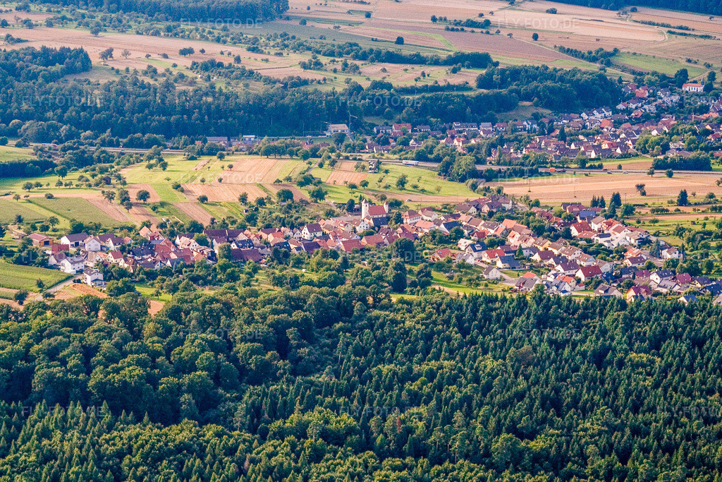 Luftbild: Ortsansicht von Süden im Ortsteil Obermutschelbach in Karlsbad im Bundesland Baden-Württemberg in Deutschland. – Foto: IMG_12393.jpg vom 05.08.2008 durch Werner Riehm/FLY-FOTO.de – Auflösung des Originals: 3300 x 2200 px