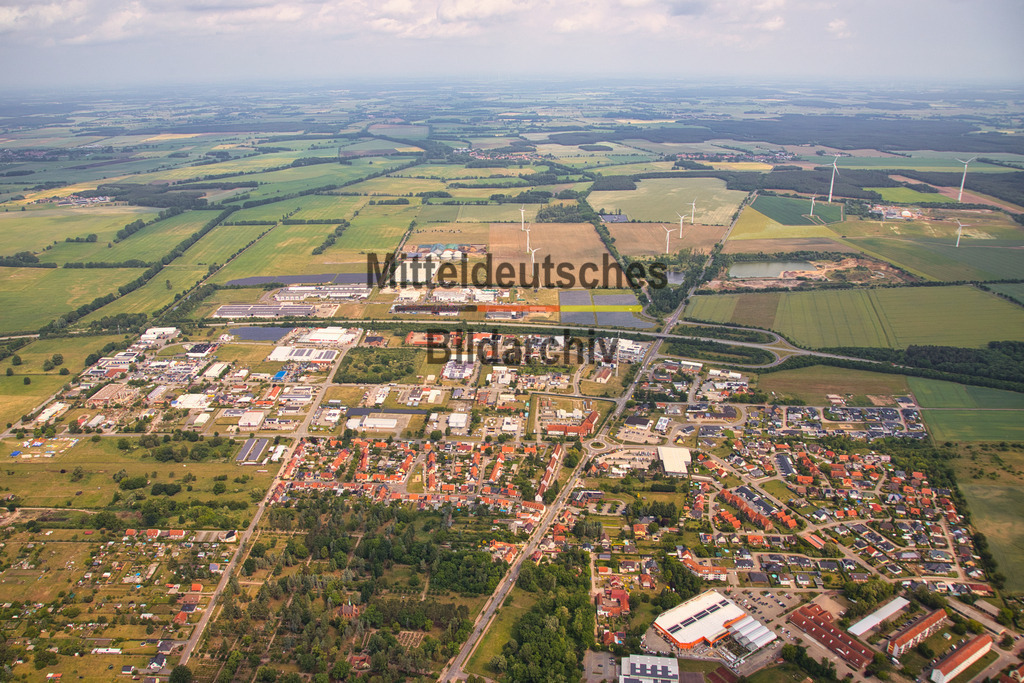 27_Gardelegen_IMG_Altmark_gelb_3780 | Die schönsten Luftbilder von Sachen-Anhalt & Mitteldeutschland als Bilddatenbank zur kommerziellen Nutzung. Nutzen Sie unsere Erfahrung seit 2005 in der Luftbildfotografie. - Realisiert mit Pictrs.com
