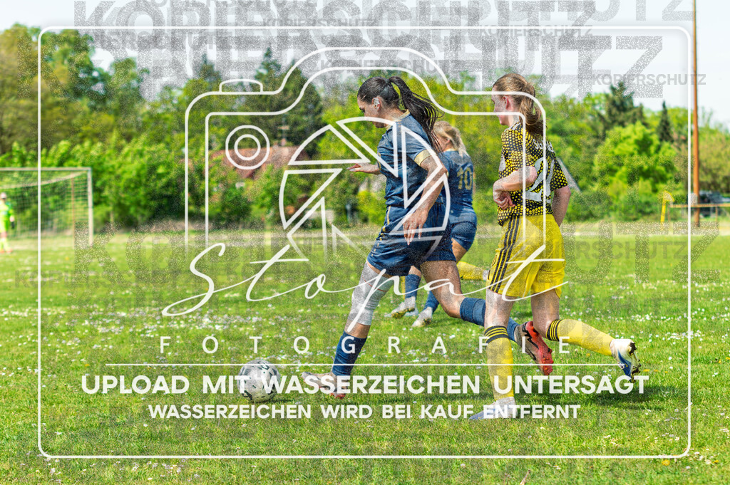 Kreisliga Damen HK - SVN Buchholz vs. SG Fulde | Berivan Colpan (#07 SVN Buchholz); Kreisliga Damen HK - SVN Buchholz vs. SG Fulde am 03.05.2026 in Sportplatz Buchholz, Buchholz (Aller) - Realisiert mit Pictrs.com