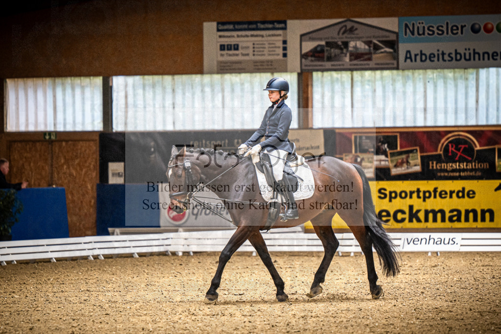 DOS_0191 | Entdecke hochwertige Reitturnierfotos von Foto Oger. Professionell, emotional und authentisch – jetzt Lieblingsmomente im Shop bestellen.Deutschlandweite Turnierfotografie. - Realisiert mit Pictrs.com