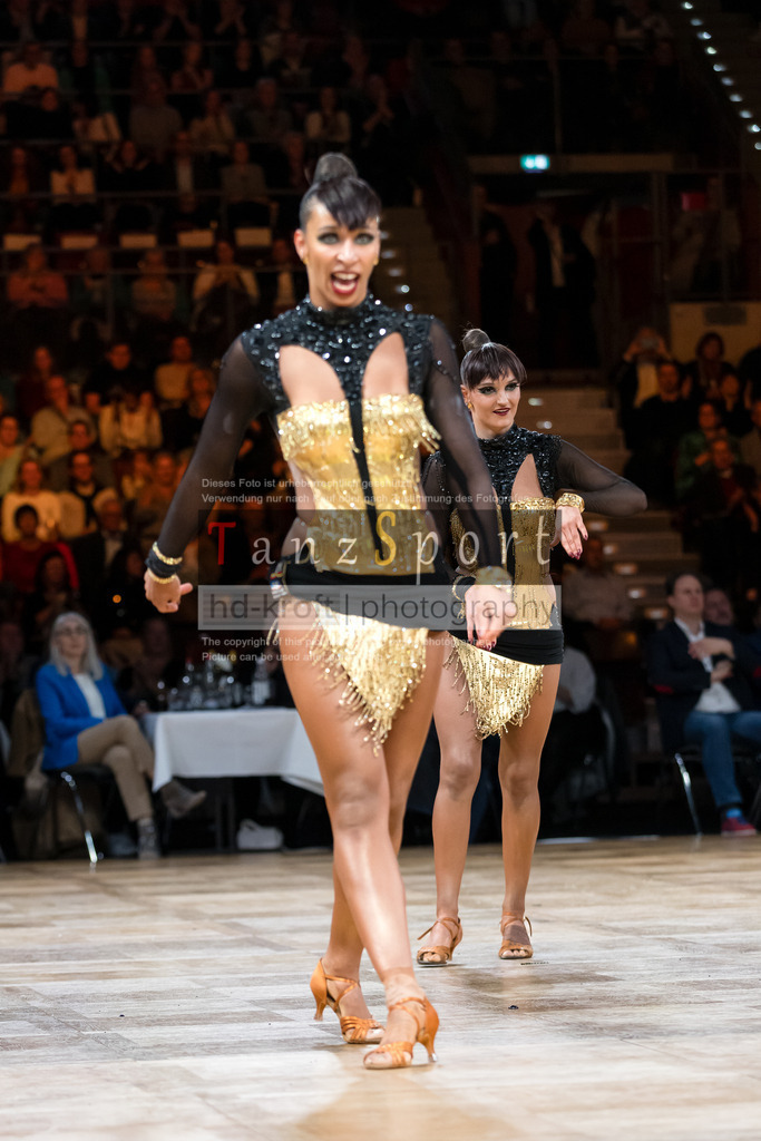 20241109_DM-Formationen_5933 | Tanzsportbilder, Standardtanz, Lateintanz, WDSF, DTV, LTVB, dancecomp, goc, hessen tanzt, blaues band der spree, walzer, tango, wiener walzer, slowfox, quickstepp, samba, rumba, cha-cha-cha, paso doble. jive, hd-kroft photography, turniertanzsport