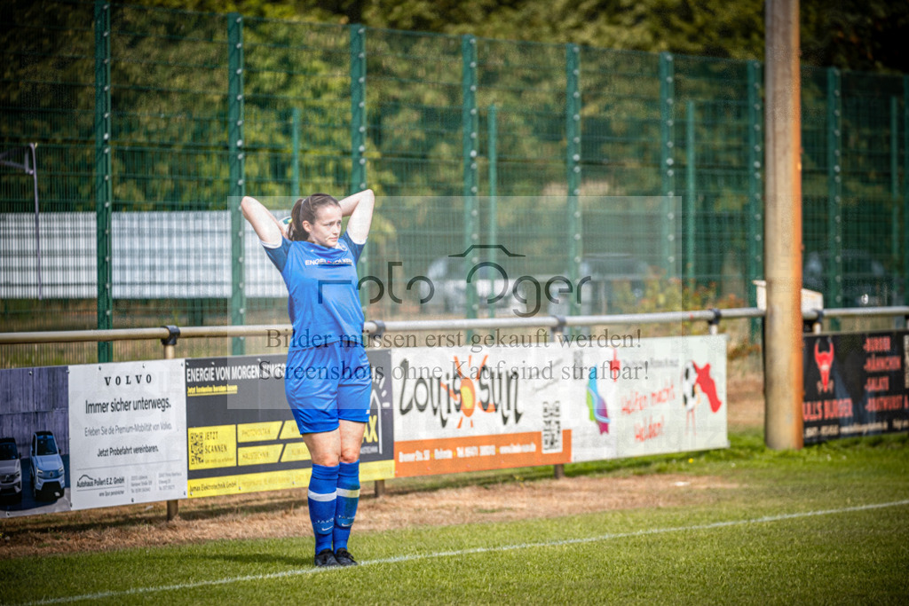 SG Bohmte/Ostercappeln/Schwagstorf - SV Harderberg - Frauen Bezirkpokal | Frauen Bezirkpokal · 1. Damen - 1. Damen · Sportplatz - Realisiert mit Pictrs.com