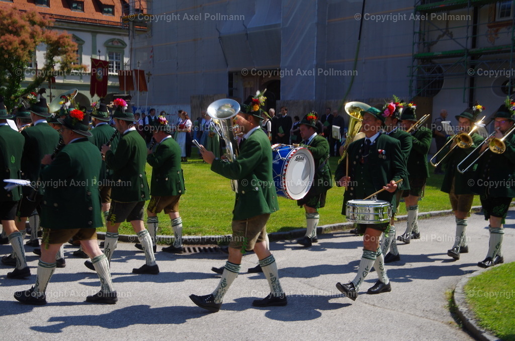 IMGP4664 | fotografiert von Axel PollmannLeonhardi Wallfahrt Benediktbeuern und Murnau, Fronleichnam, Fasching, Landschaft im Loisachtal und Benediktbeuern  - Realisiert mit Pictrs.com
