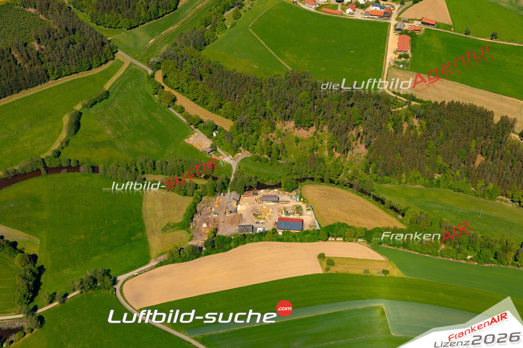 Das Luftbild zeigt : Kainzmühle Tännesberg - Die Luftaufnahme wurde 2024 vom UL-Flugzeug aus erstellt ( keine Drohne ) - Hochauflösende Luftaufnahme - Für grossformatige Ausdrucke geeignet. Die Geschenkidee !Mit Lizenz und Bildrechte bestellbar