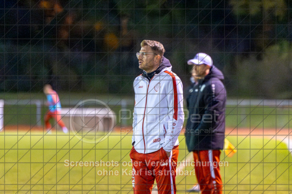 20251002_204911_0229 | #,1.FC Donzdorf (rot) vs. FV Faurndau (blau), Fußball, Bezirkspokal - Bezirk Neckar/Fils, 04. Runde, Saison 2025/2026, Rasenplatz Lautertal Stadion, Süßener Straße 16, 73072 Donzdorf, 02.10.2025 - 19:30 Uhr,Foto: PhotoPeet-Sportfotografie/Peter Harich
