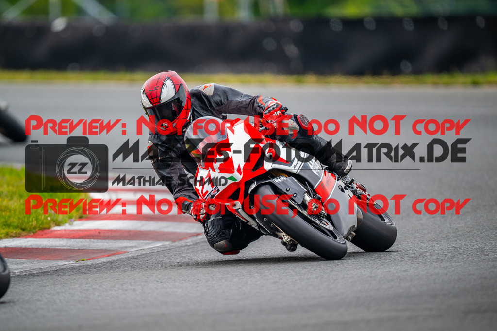 MaZZes_FotoMatrix_240724_6007705_3322 | ROT