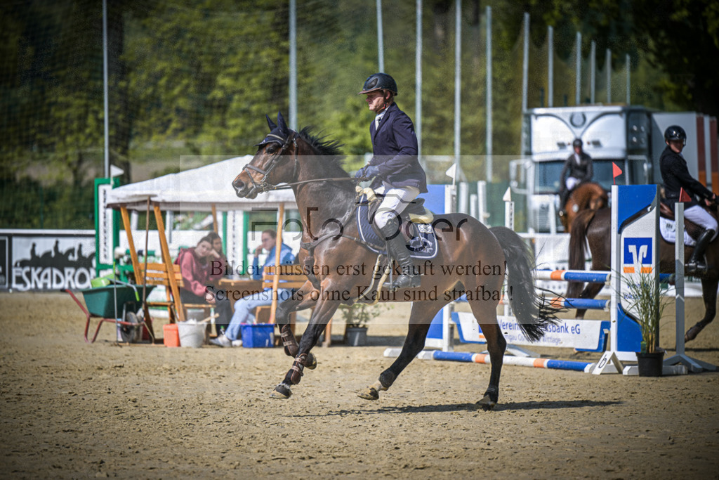 DOS_7016 | Entdecke hochwertige Reitturnierfotos von Foto Oger. Professionell, emotional und authentisch – jetzt Lieblingsmomente im Shop bestellen.Deutschlandweite Turnierfotografie. - Realisiert mit Pictrs.com