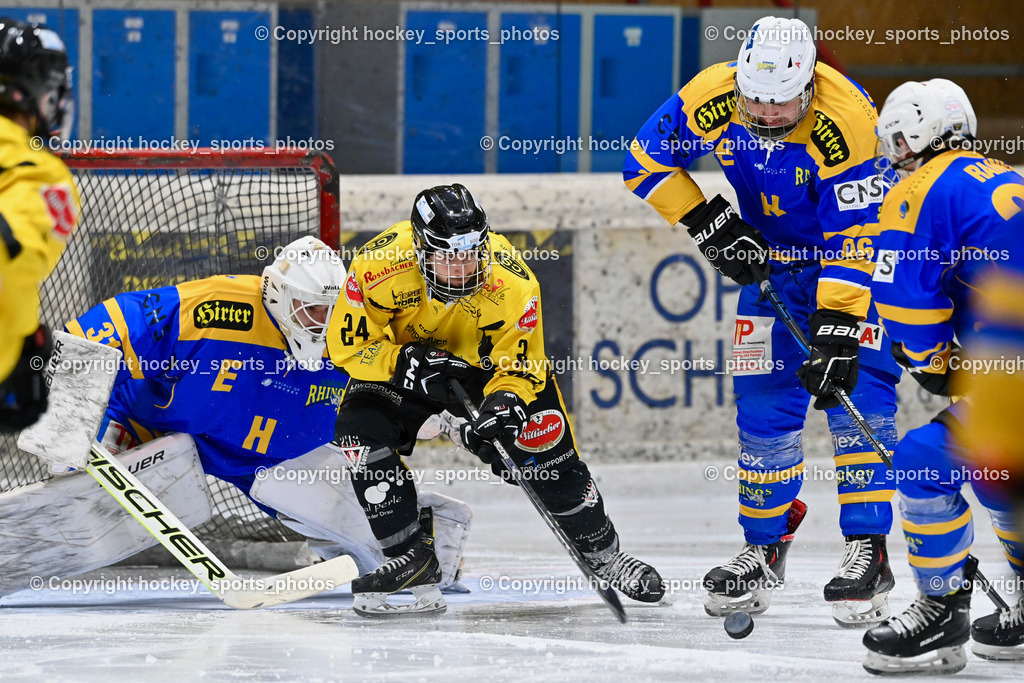 EC MET PHOTOVOLTAIK HORNETS SPITTAL vs. EHC Althofen  | #31 Horn Fabian 1. EHC ALTHOFEN, #24 Brunner Noel EC Hornets Spittal, #96 Peharz Joshua EC Hornets Spittal, EC MET PHOTOVOLTAIK HORNETS SPITTAL vs. EHC Althofen , EC MET PHOTOVOLTAIK HORNETS SPITTAL vs. EHC Althofen  am 25.01.2025 in Villach (Stadthalle Villach), Austria, (Photo by Bernd Stefan)