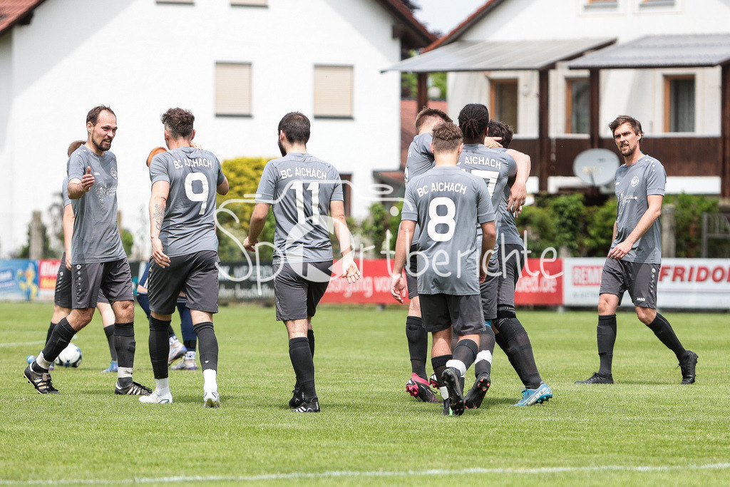 BC Aichach II - TSV 1946 Waidhofen | Jubel nach 1-0 durch BCA #10