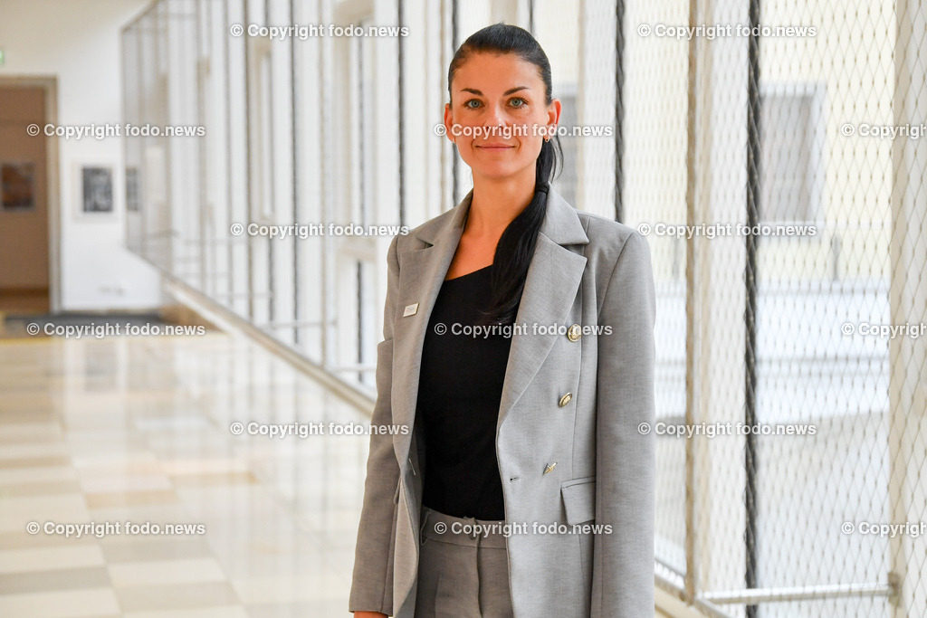 Pressekonferenz MFG Oesterreich_ Migrationsflut stoppen _ JETZT_ 01.12.2022-2 | 01.12.2022, Presseclub Linz, AUT, Pressekonferenz MFG Oesterreich, Migrationsflut stoppen – JETZT, im Bild Dagmar Haeusler (MFG, Labg.)
