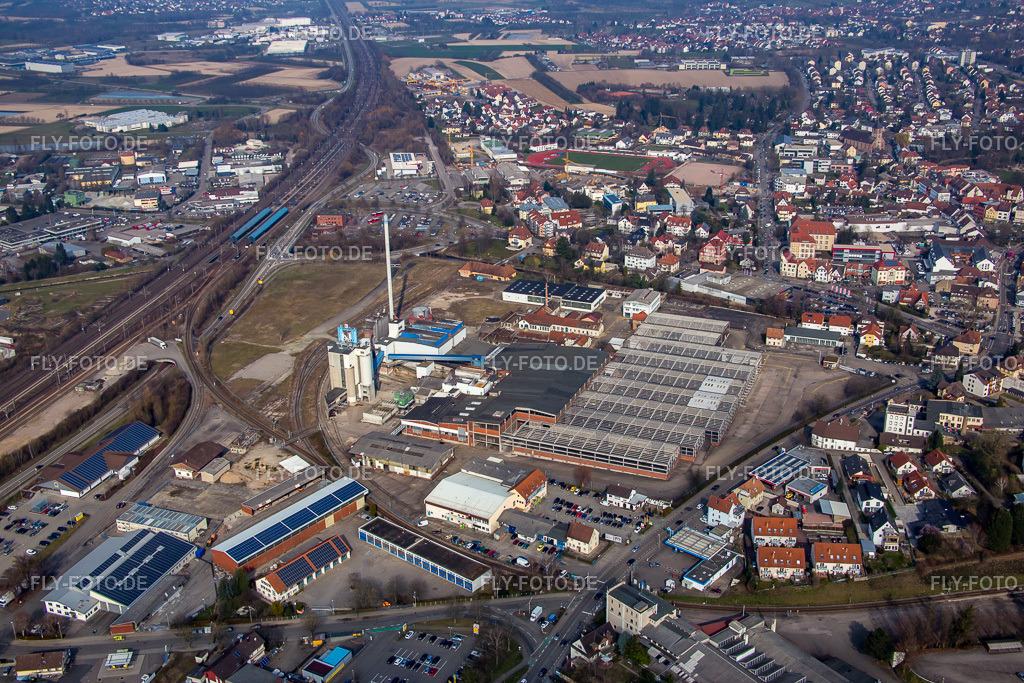 Industriegebiet SW Glasmacherstr | Luftbild: Industriegebiet SW Glasmacherstr in Achern im Bundesland Baden-Württemberg in Deutschland. Foto: IMG_086583.jpg vom 19.03.2016 durch Werner Riehm/FLY-FOTO.de - Realisiert mit Pictrs.com