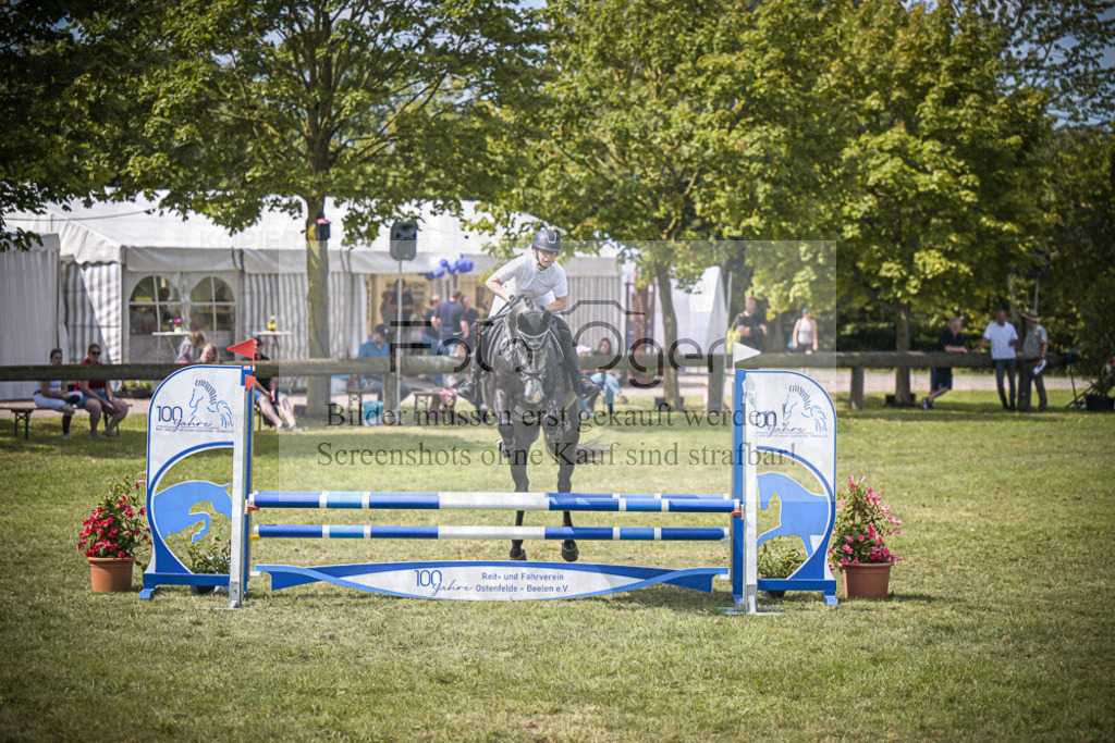 DOS_6122 | Entdecke hochwertige Reitturnierfotos von Foto Oger. Professionell, emotional und authentisch – jetzt Lieblingsmomente im Shop bestellen.Deutschlandweite Turnierfotografie. - Realisiert mit Pictrs.com